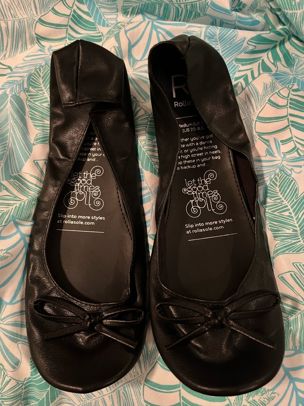 NWOT Rollasole Classic Black Foldable Ballet Flats with Bow Sz M (7.5)